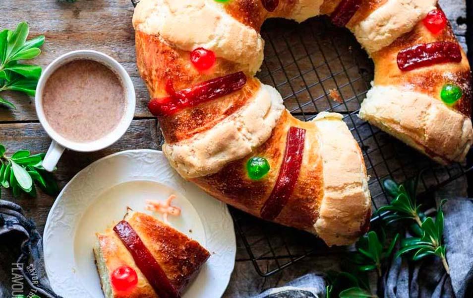 Un enorme pedazo de rosca de reyes para tí