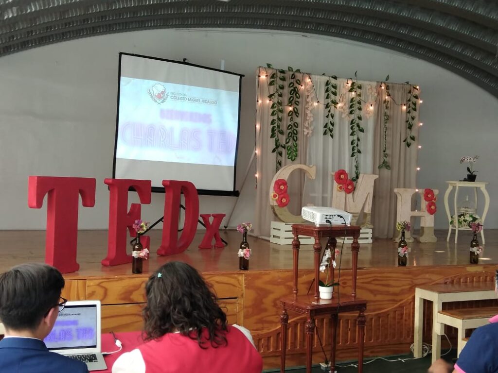 Alumnos de Secundaria CMH sorprenden a audiencia en Charlas TED
